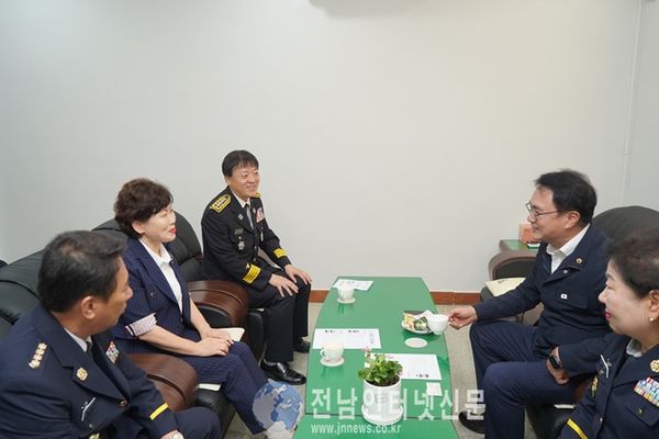 헤드라인 기사 이미지
